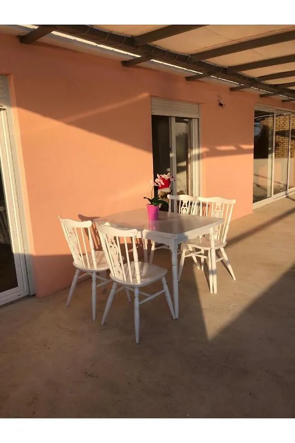 Beach Front Paradise Apartment Sukosan