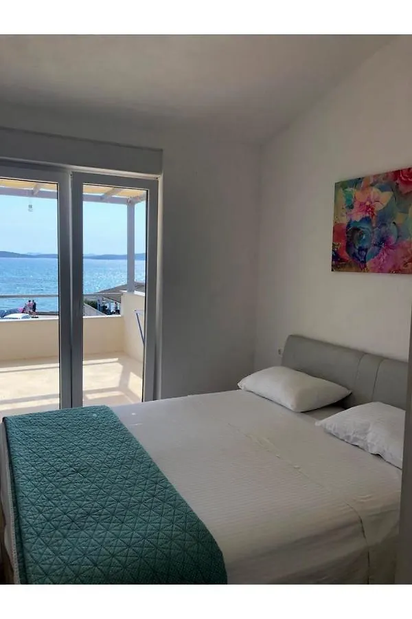 Beach Front Paradise Apartment Sukosan
